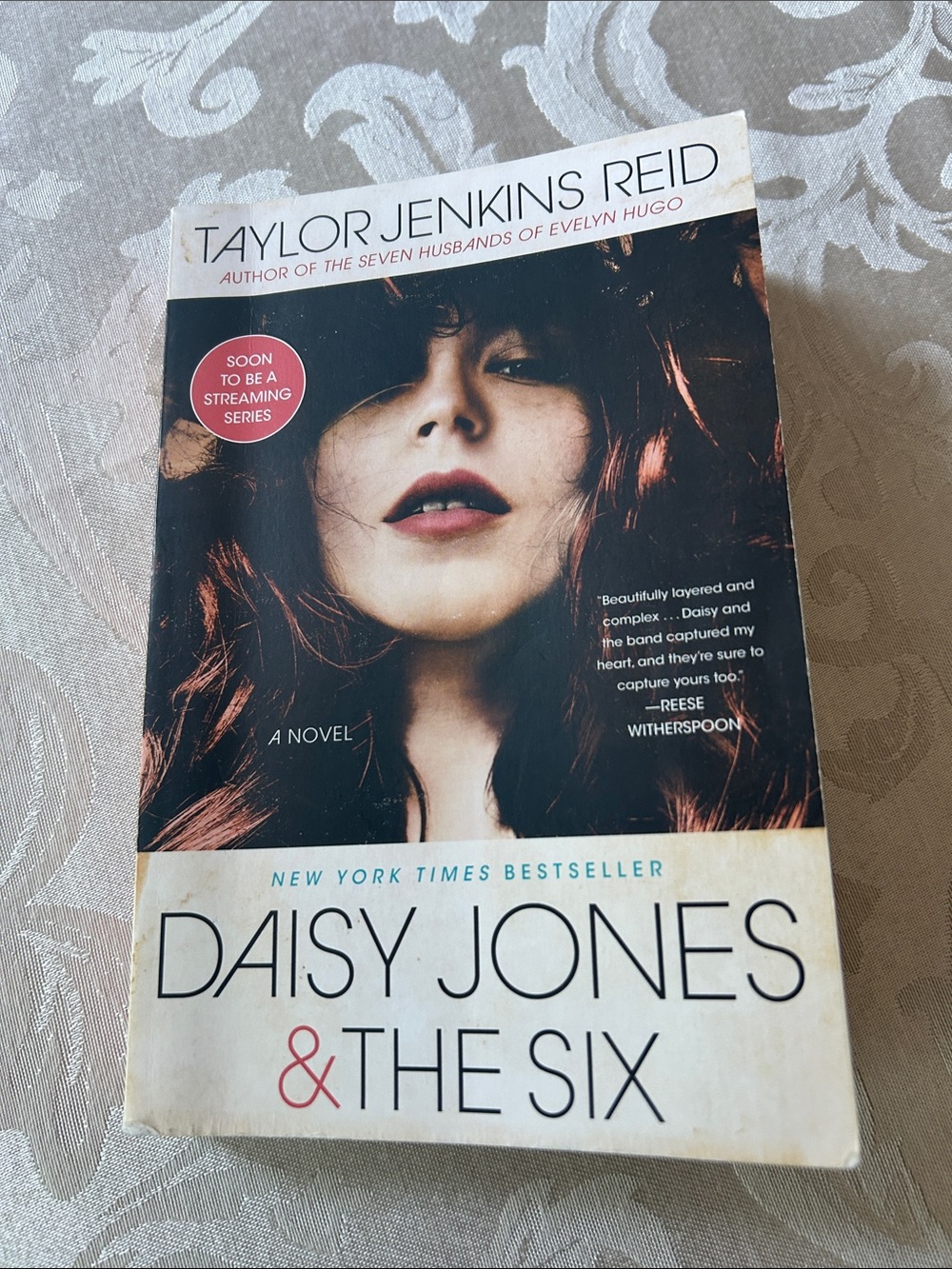 Daisy Jones & The Six - Paperback
